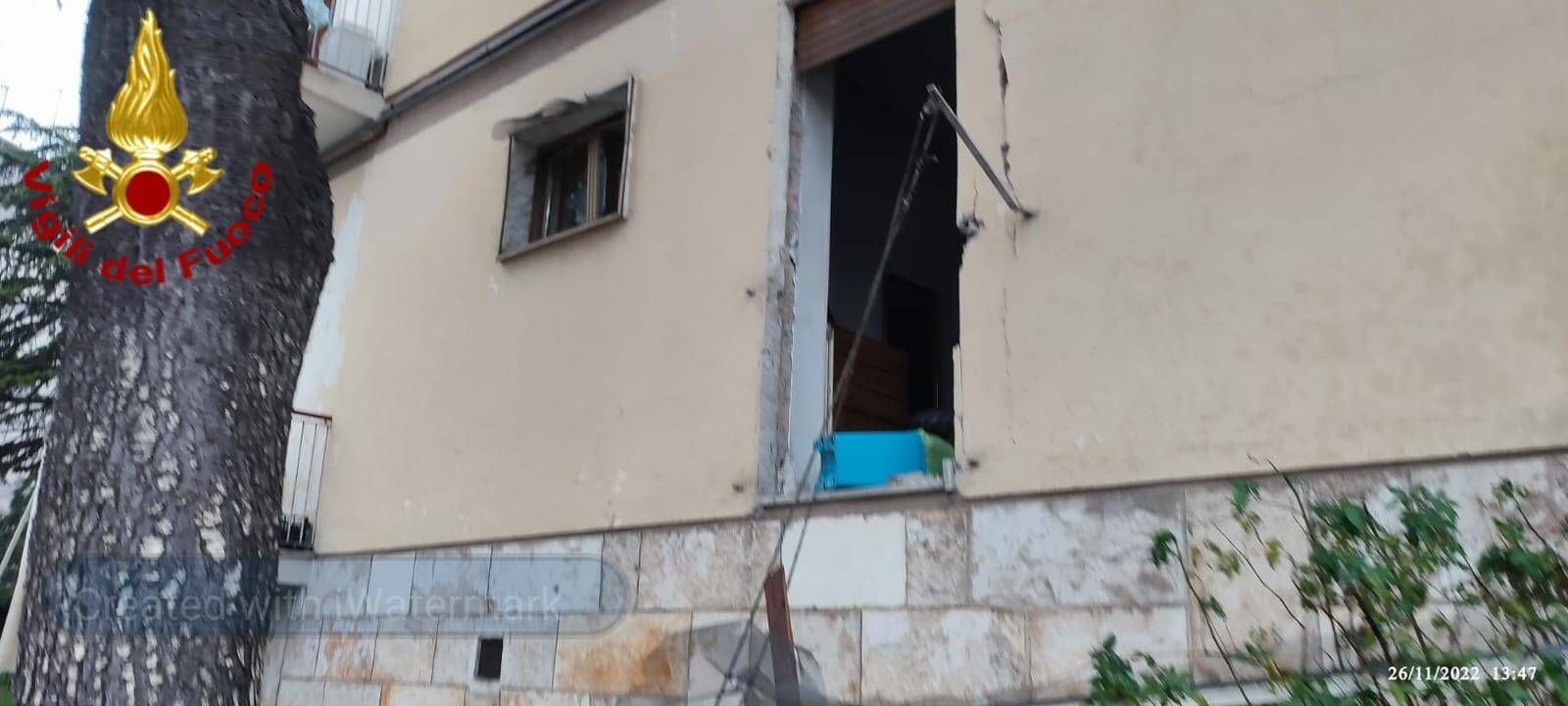 Esplosione in una palazzina, sette feriti a Matera: due gravi trasferiti al Centro grandi ustionati di Bari