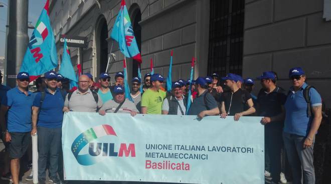 Licenziati nel silenzio di tutti: il primo gruppo di lavoratori Futura Ambiente (ex Giuzio), mandato a casa