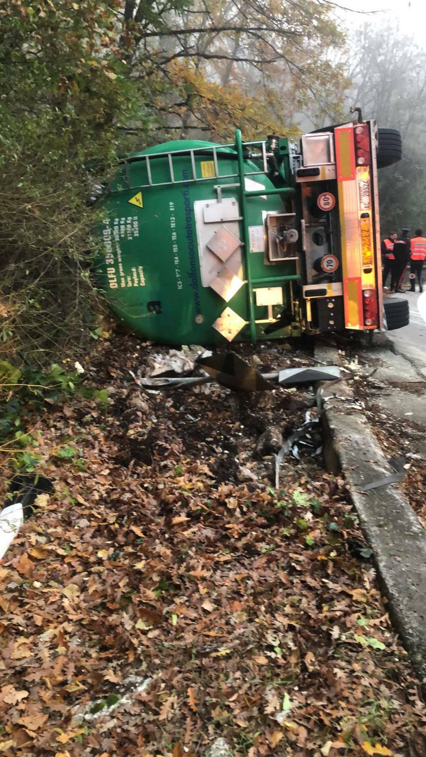 Trasporto acque reflue Centro Oli Eni, terzo incidente in un anno: cisterna per poco non finisce nel Pertusillo