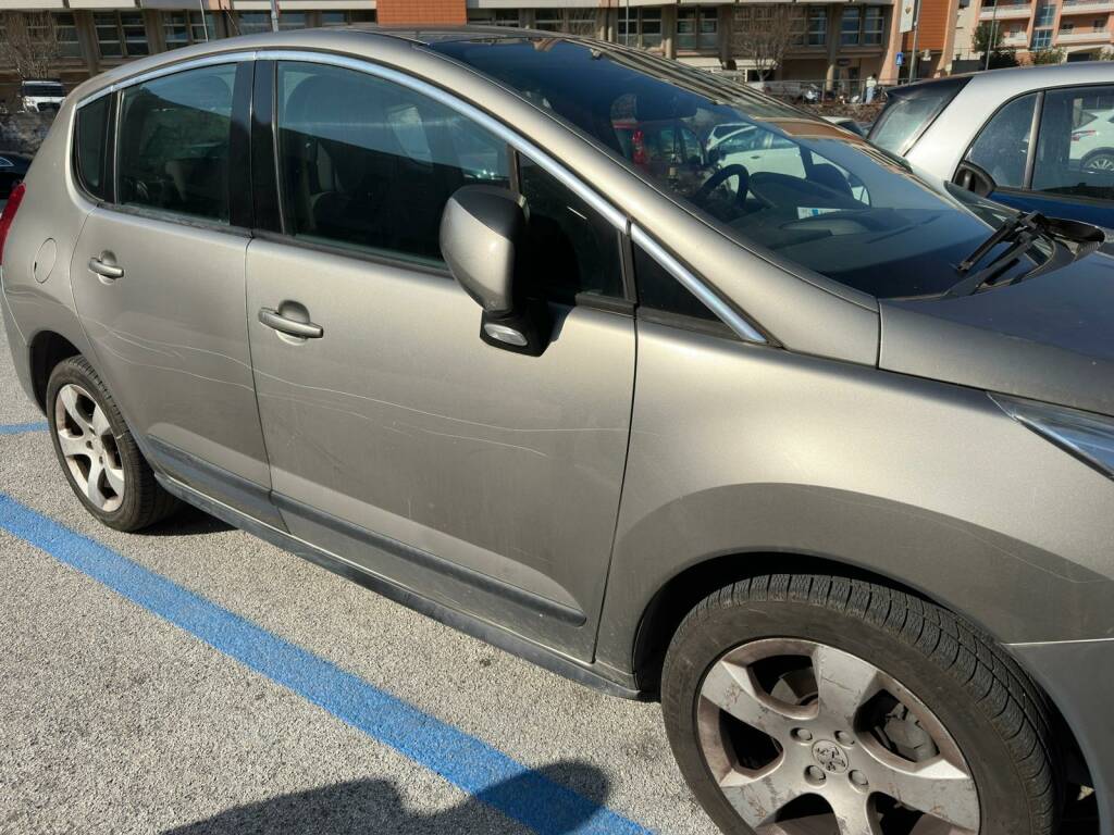 Matera, danneggiata auto di assessore comunale