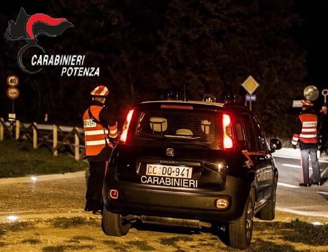 Guida auto rubata, 22enne denunciato dai Carabinieri a Vaglio Basilicata