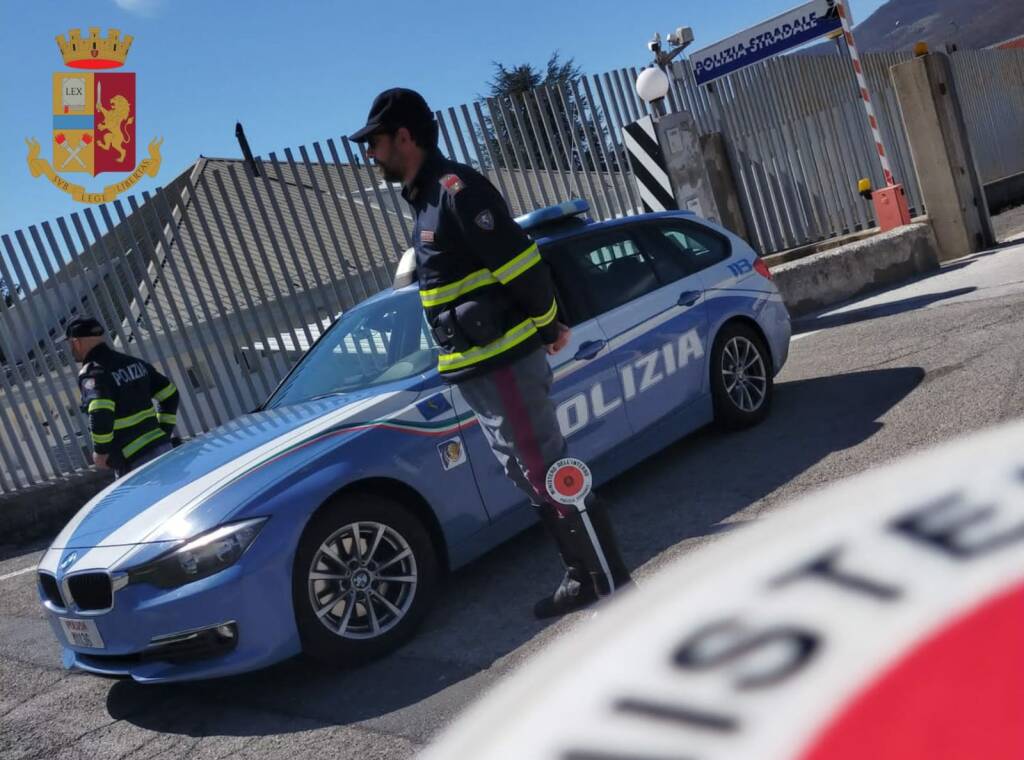 Ottantenne dimenticata nell’area di servizio a Lauria, l’autobus riparte senza di lei