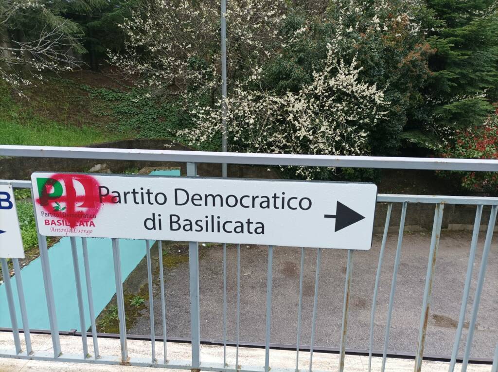 Atti vandalici sede Pd Basilicata, solidarietà da politica e sindacati