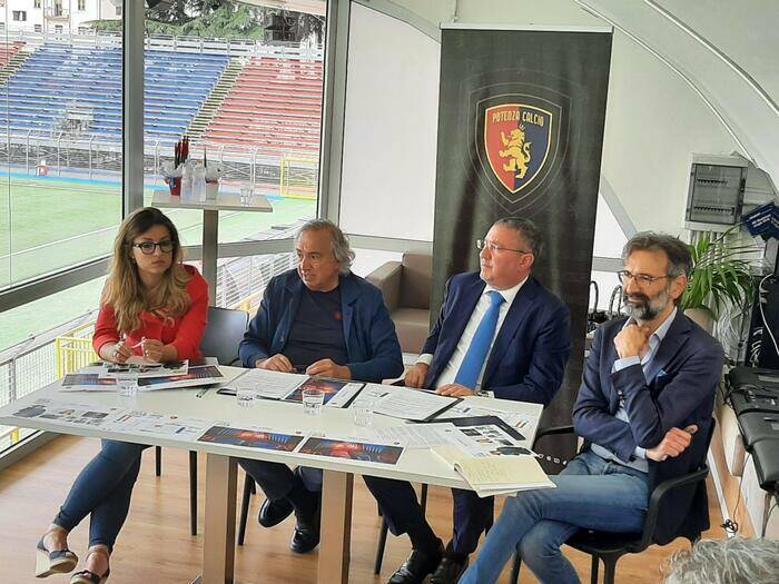 Potenza Calcio, la terza maglia in “omaggio” a Rocco Scotellaro