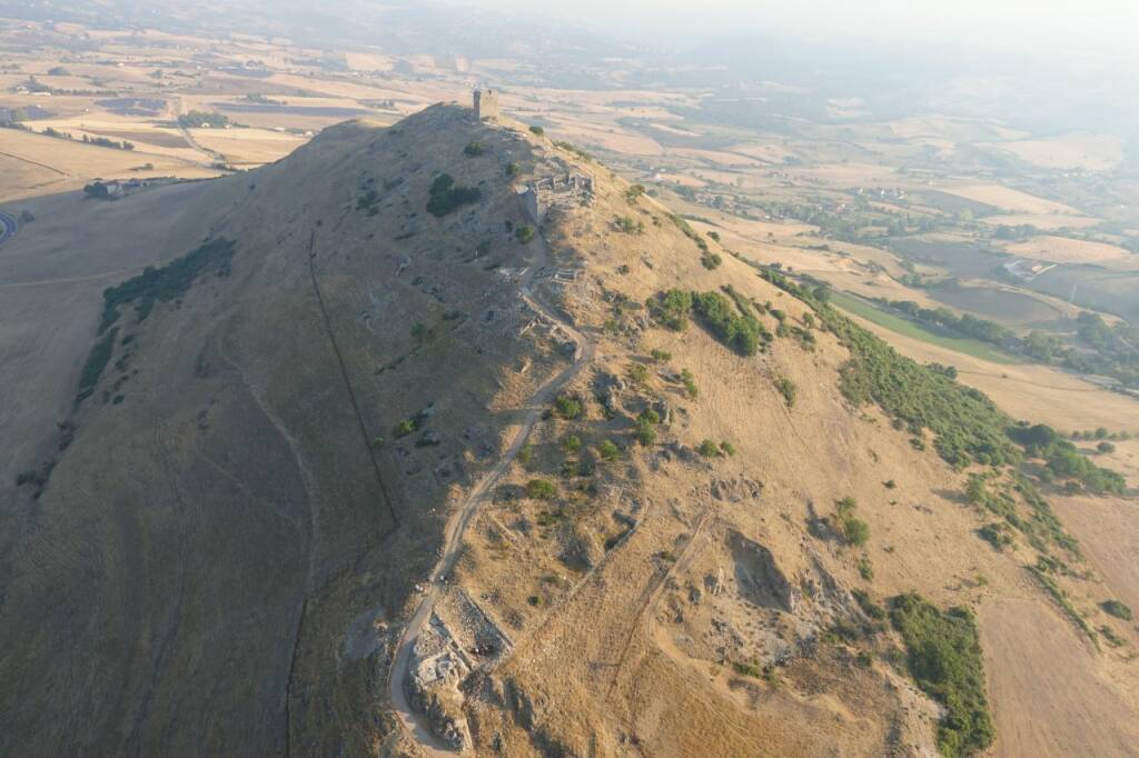 Archeologia, riprendono gli scavi nell’insiediamento di Satrianum a Tito