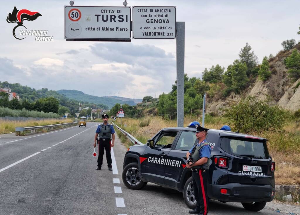 Aggredisce carabinieri, arrestato 30enne di Tursi