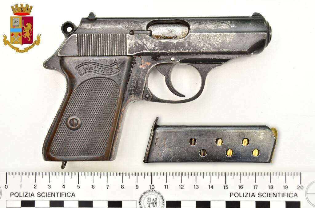 pistola sequestrata dalla Polizia