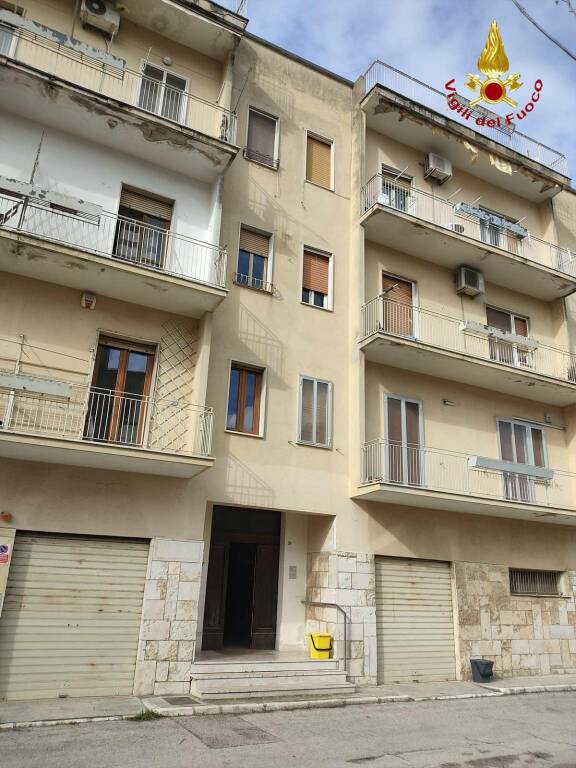 Matera, rischio crollo palazzina: sei famiglie sgomberate