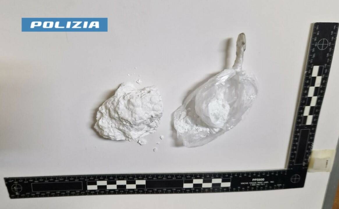 Potenza, trovato con 50 grammi di cocaina: arrestato 20enne