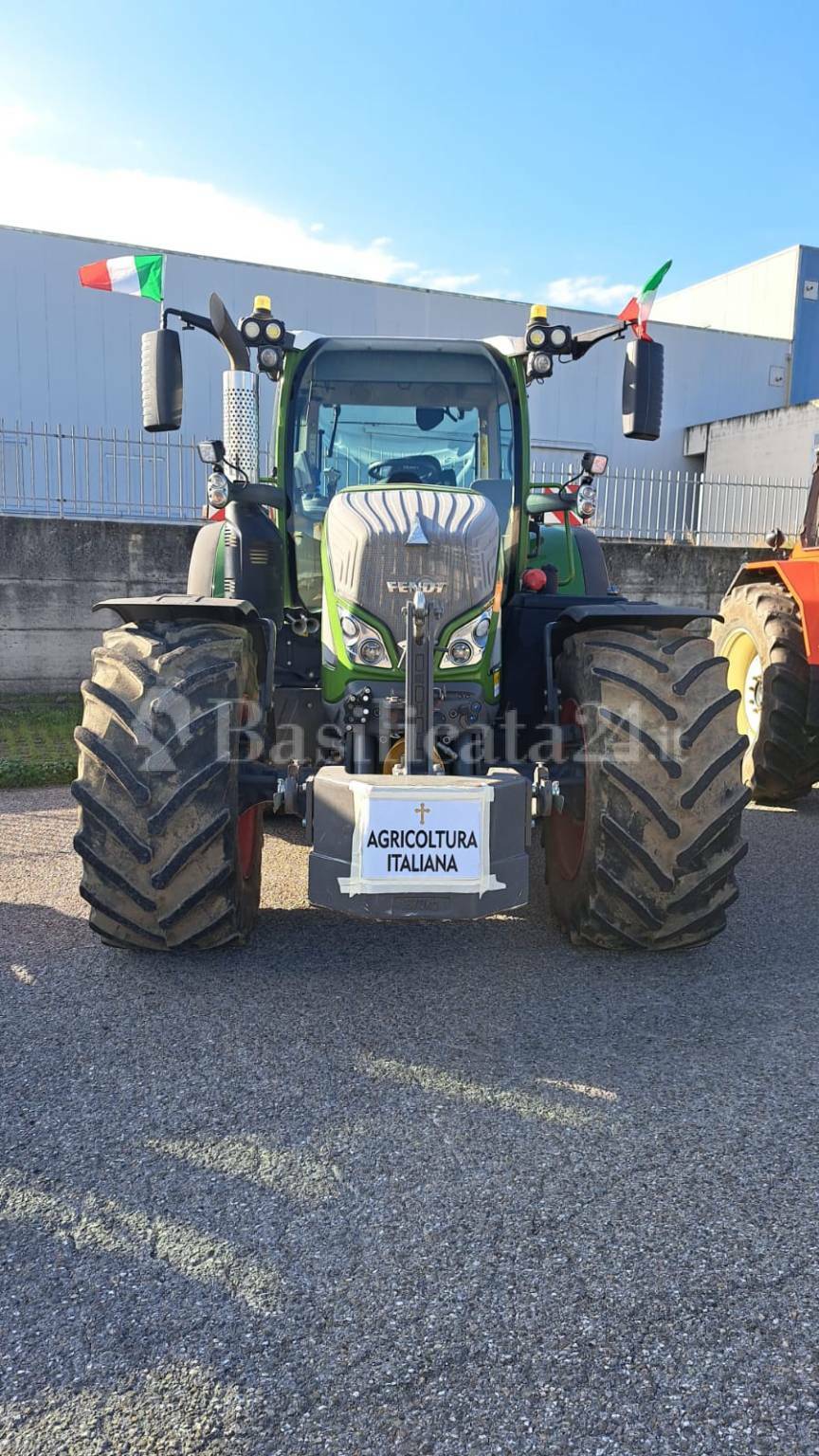 Protesta agricoltori: trattori sotto la Regione Basilicata