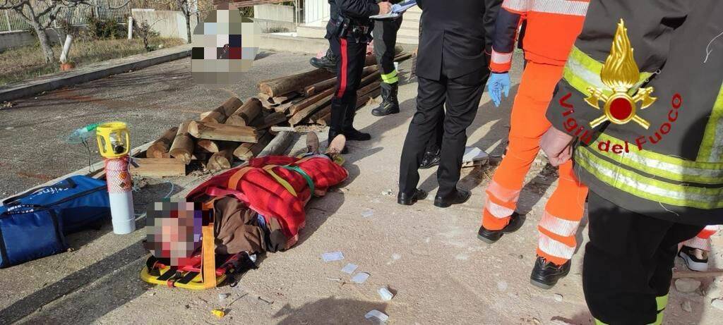 Crolla il solaio di un deposito, 78enne ferito a Matera