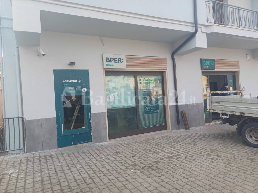 Ennesima esplosione al bancomat: presa di mira la Bper banca a Rionero