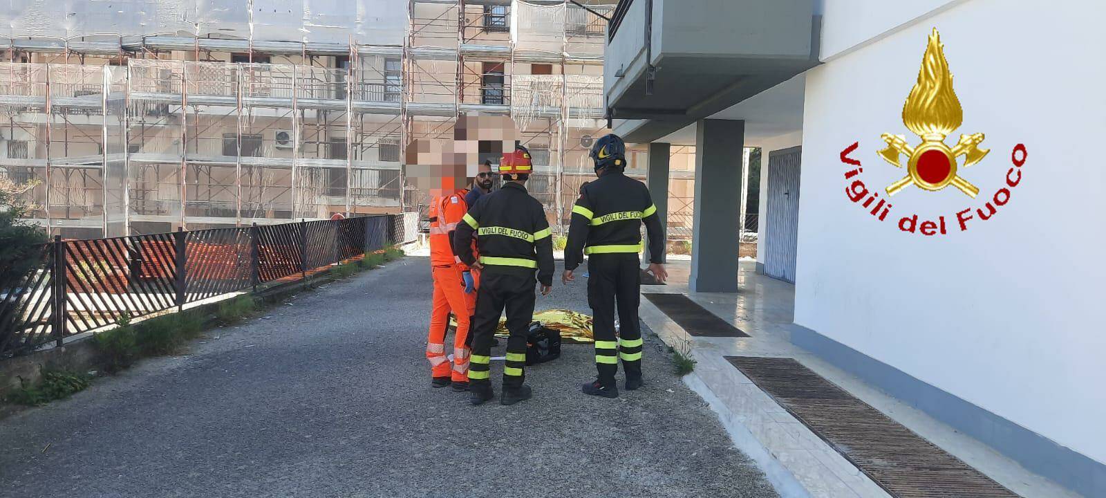 Precipita dal terzo piano, uomo morto a Matera