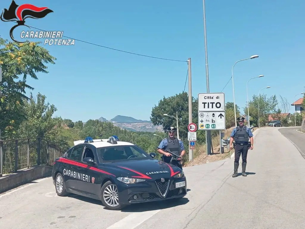 Pugni e minacce di morte alla compagna, 42enne arrestato a Tito