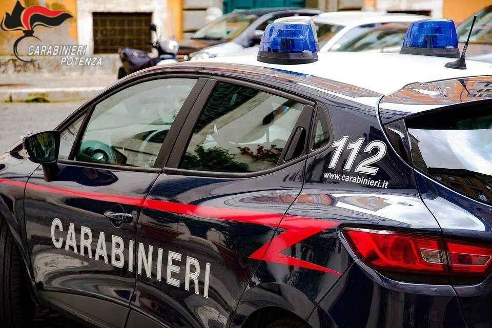 Donna minacciata con un bastone, 75enne arrestato a Lavello